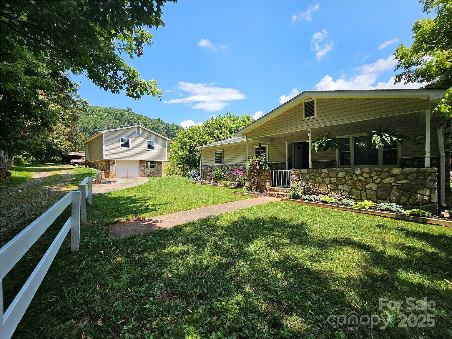 560 Bailey Mountain Rd Mars Hill, NC 28754 - Thumbnail 4