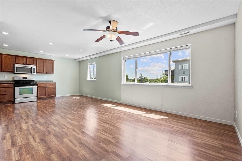 3107 Johnson Ave NW APT 4 Cedar Rapids, IA 52405 - Thumbnail 4