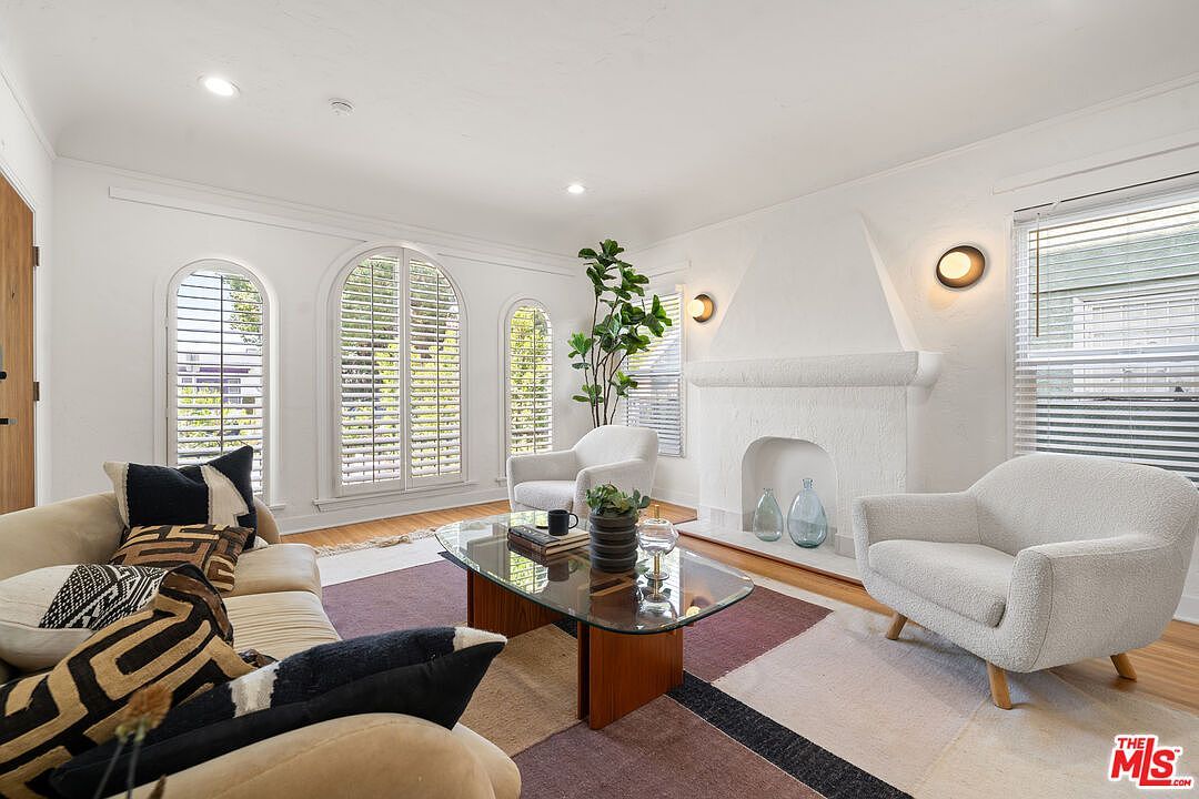 2818 Hillcrest Dr Los Angeles, CA 90016 - Thumbnail 4