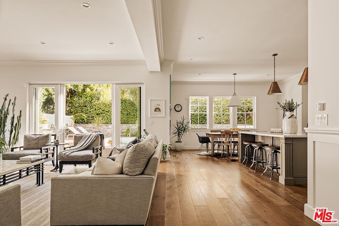 7324 Westlawn Ave Los Angeles, CA 90045 - Thumbnail 4