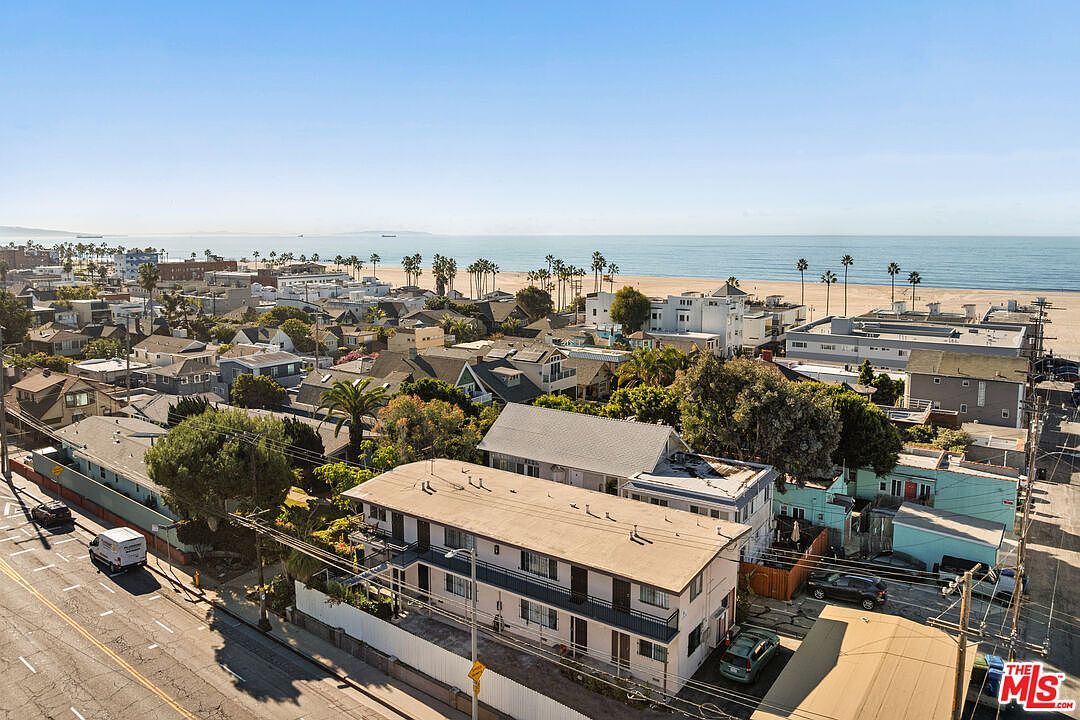 51 Thornton Ave Venice, CA 90291 - Thumbnail 4