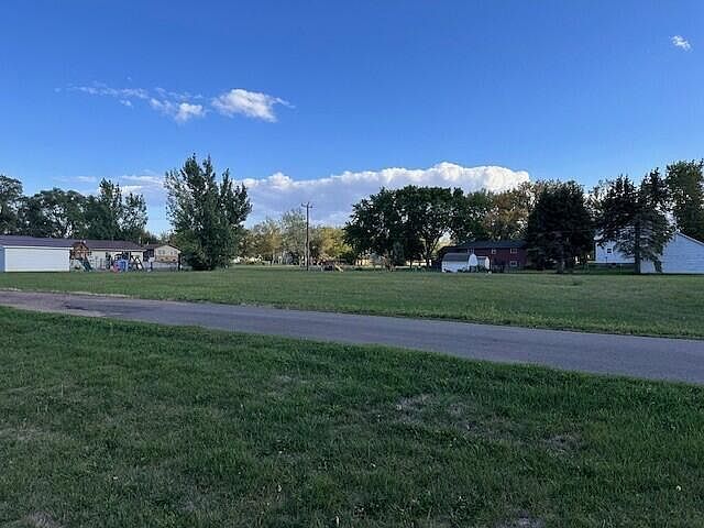 N Cherry Ave, Bridgewater, SD, 57319 - Thumbnail 4