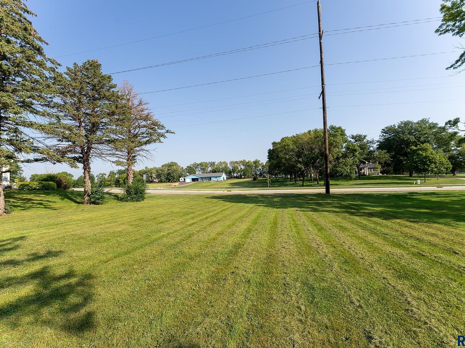 E Boynton Ave Lennox, SD 57039 - Thumbnail 4