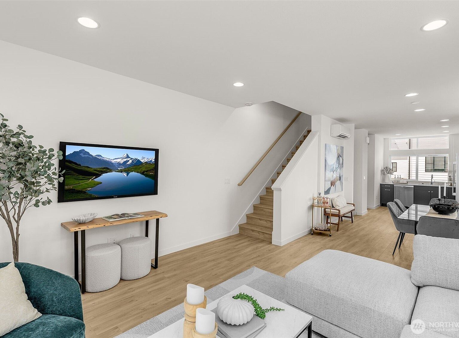 8335 D 12th Ave NW Seattle, WA 98117 - Thumbnail 4