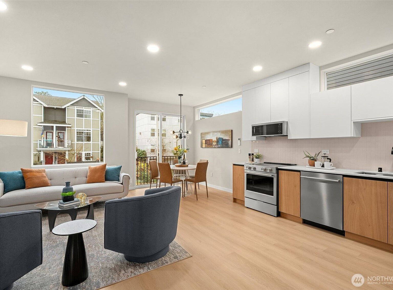 1127 B 10th Ave E Seattle, WA 98102 - Thumbnail 4