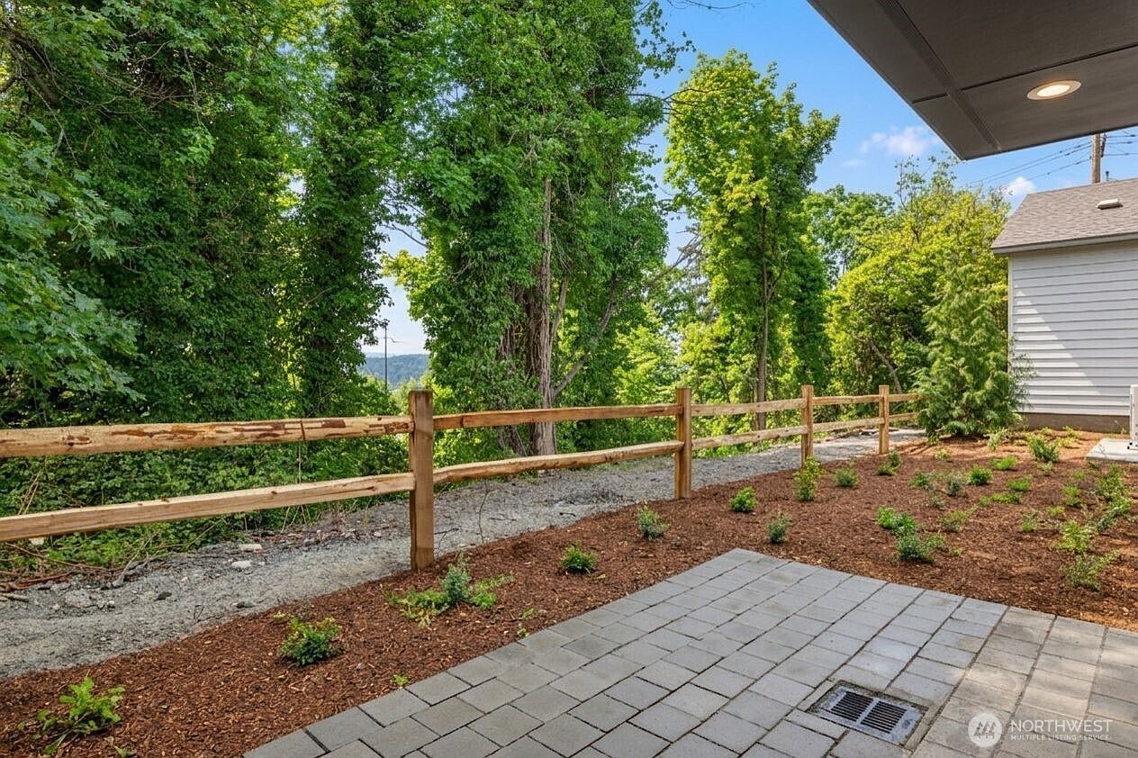 4411 21st Ave SW Seattle, WA 98106 - Thumbnail 4