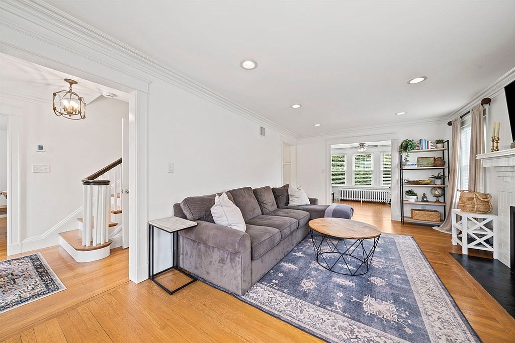 644 Weld St West Roxbury, MA 02132 - Thumbnail 4