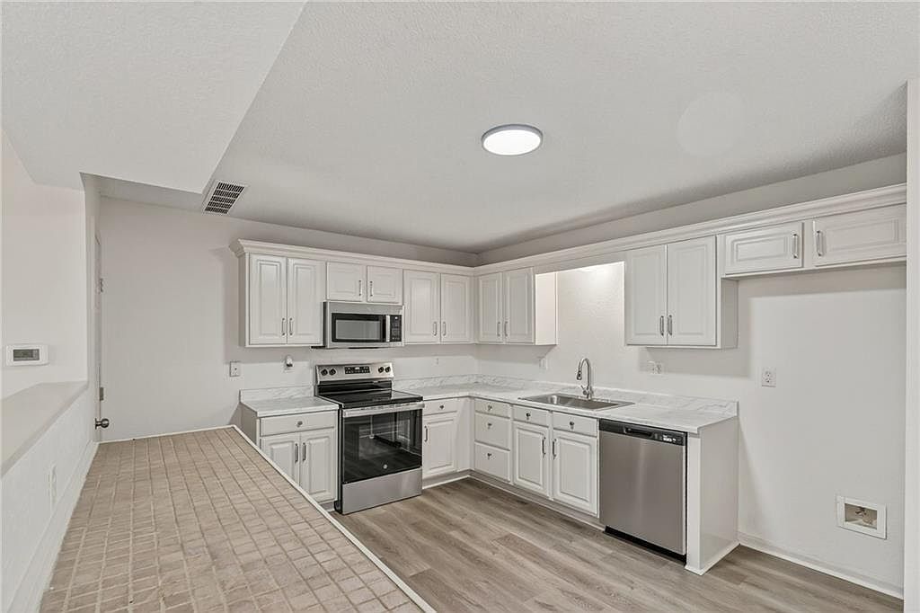 4731 Haden Ct Kansas City, MO 64136 - Thumbnail 4