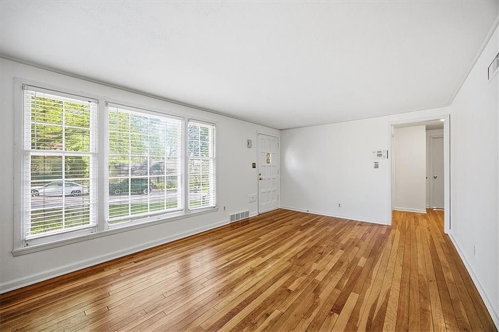 7748 Briar Dr Prairie Village, KS 66208 - Thumbnail 4