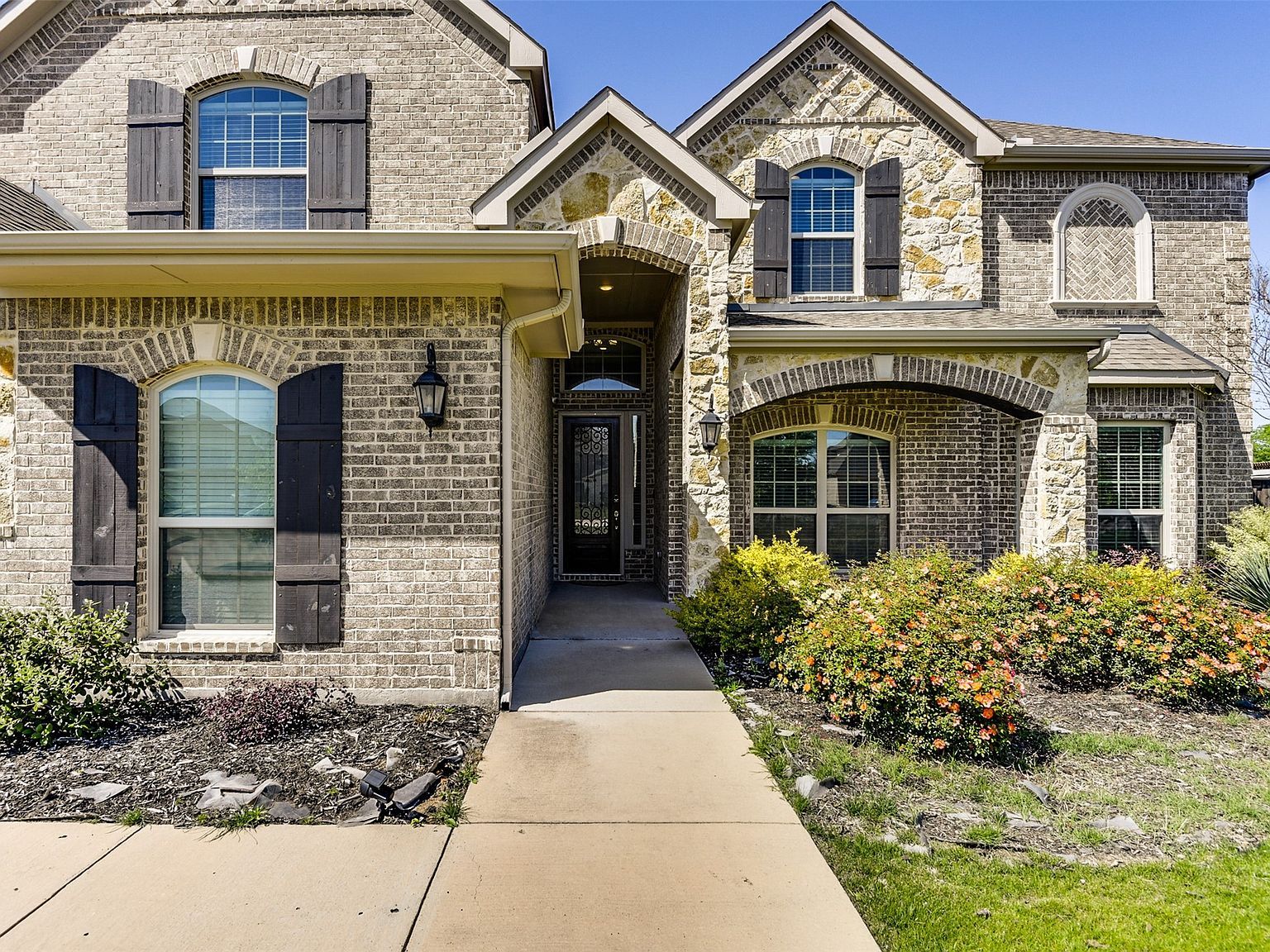 211 Stonegate Way Red Oak, TX 75154 - Thumbnail 4
