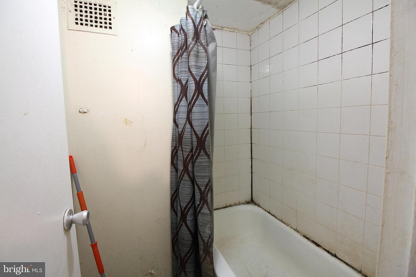 1836 Metzerott Rd APT 401 Hyattsville, MD 20783 - Thumbnail 4