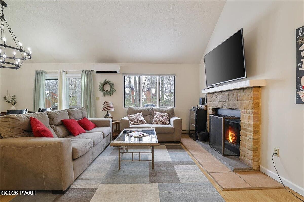 14 Finch Grv Lake Harmony, PA 18624 - Thumbnail 4