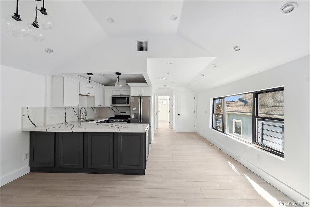 953 Tilden St Bronx, NY 10469 - Thumbnail 4