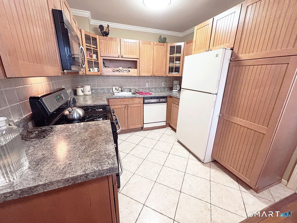 11 Bedford Ave APT G1 Norwalk, CT 06850 - Thumbnail 4