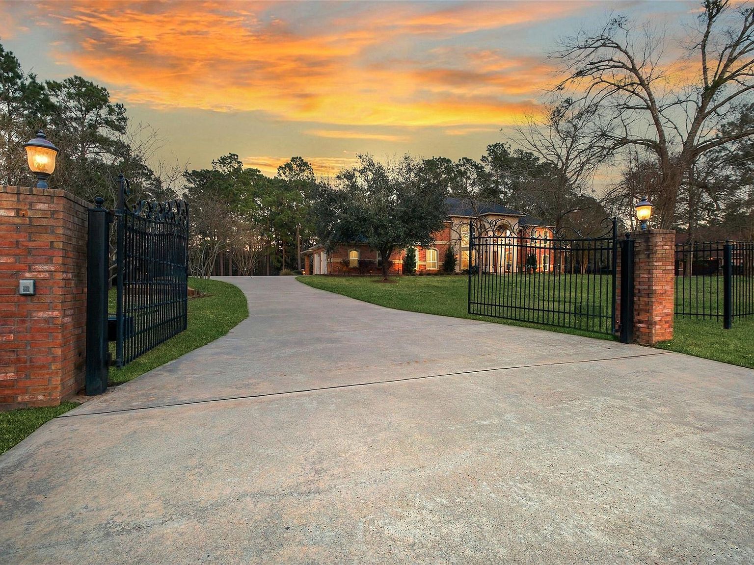 28053 Cross Way Oaks Magnolia, TX 77355 - Thumbnail 4