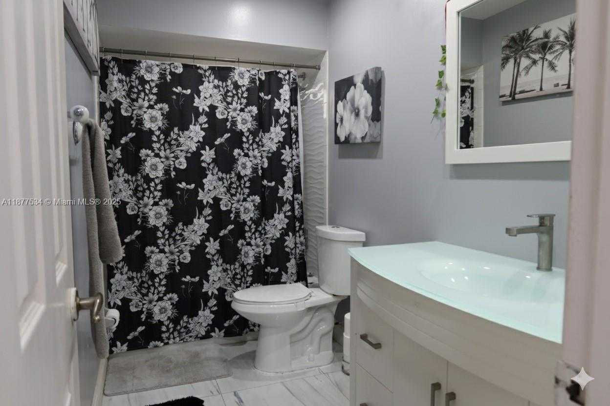 9740 Southwest 13th Street, Pembroke Pines, FL, USA, 33025  | Single Family