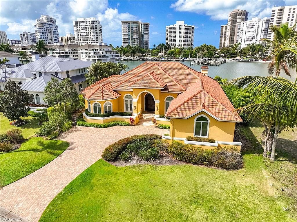 313 Neapolitan Way Naples, FL 34103 - Thumbnail 4