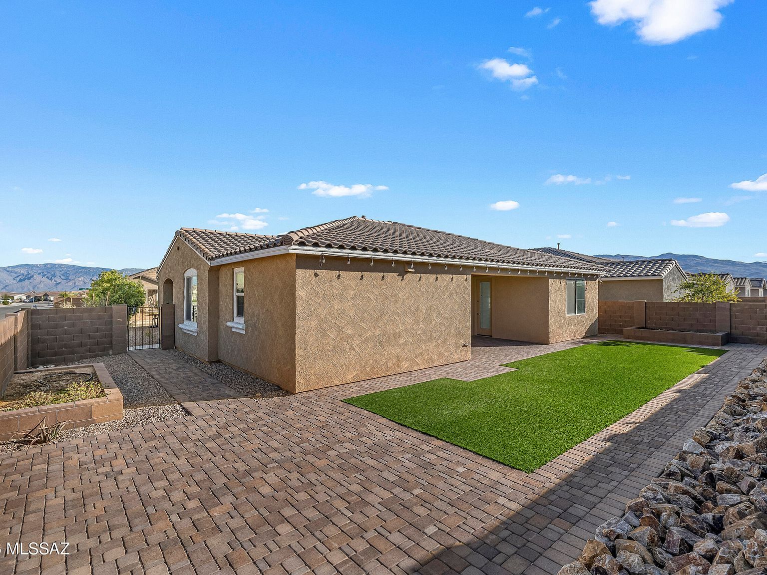 9708 E Crystal Point Trl Tucson, AZ 85747 - Thumbnail 4