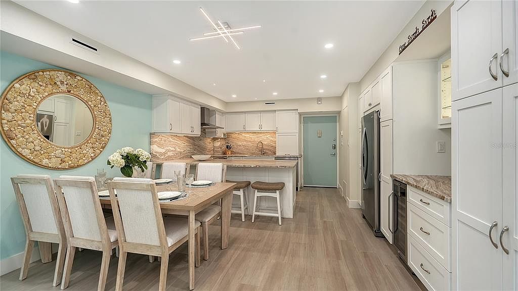 1000 Longboat Club Rd UNIT 402 Longboat Key, FL 34228 - Thumbnail 4