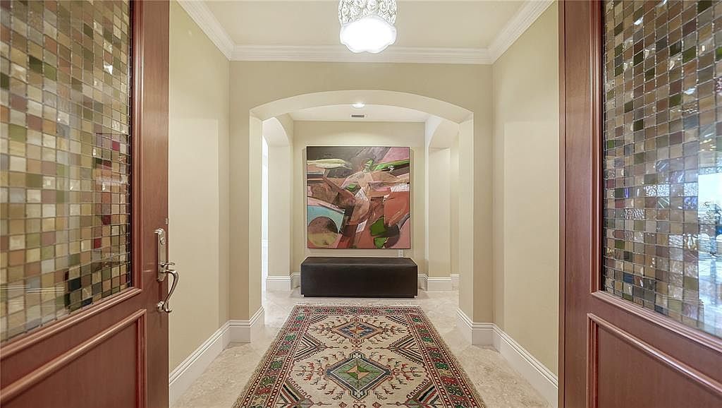 464 Golden Gate Point UNIT 304 Sarasota, FL 34236 - Thumbnail 4