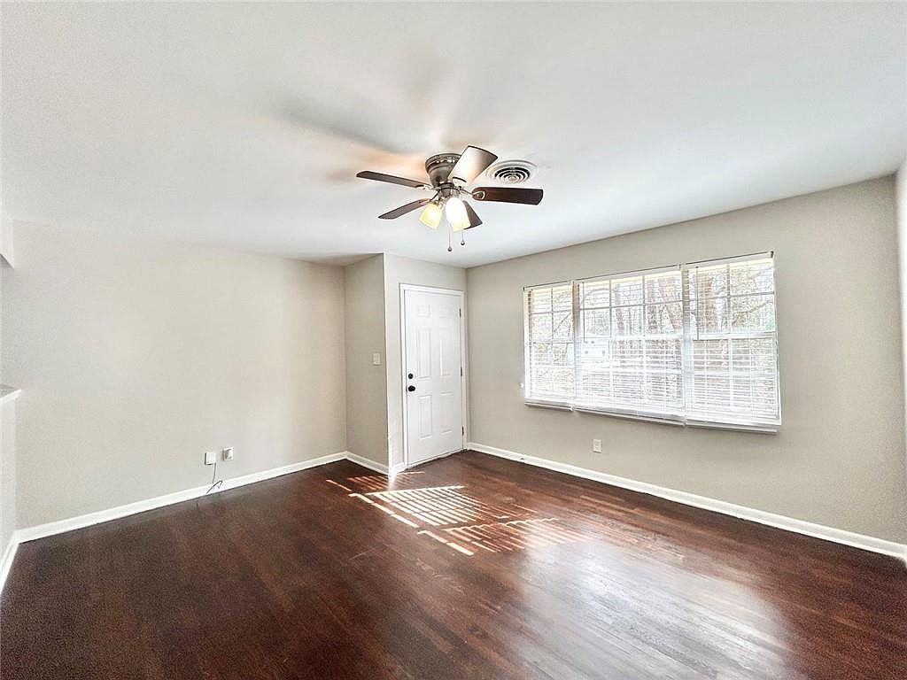 6496 Raymond Dr Union City, GA 30291 - Thumbnail 4