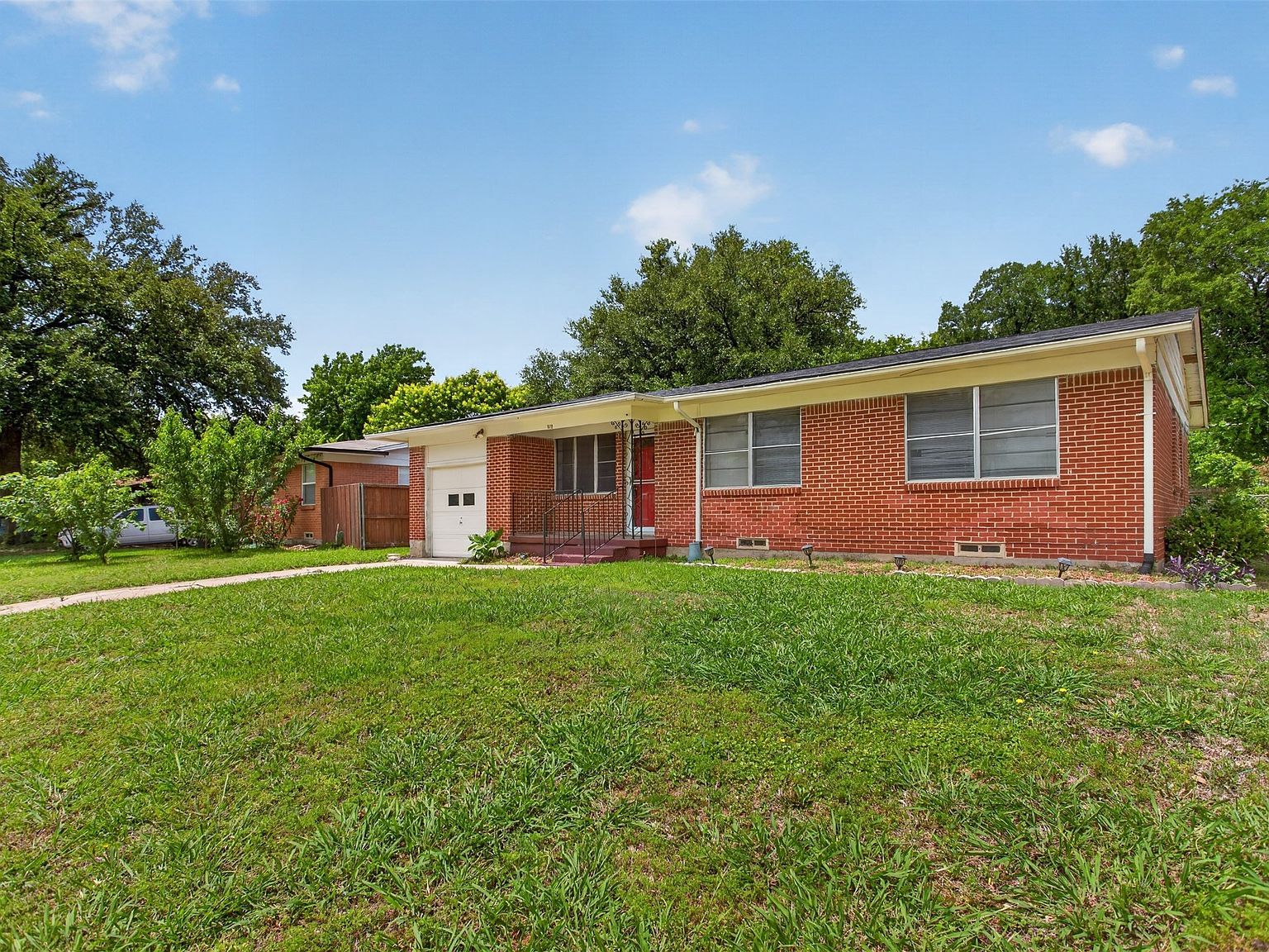 1619 Longview St Mesquite, TX 75149 - Thumbnail 4