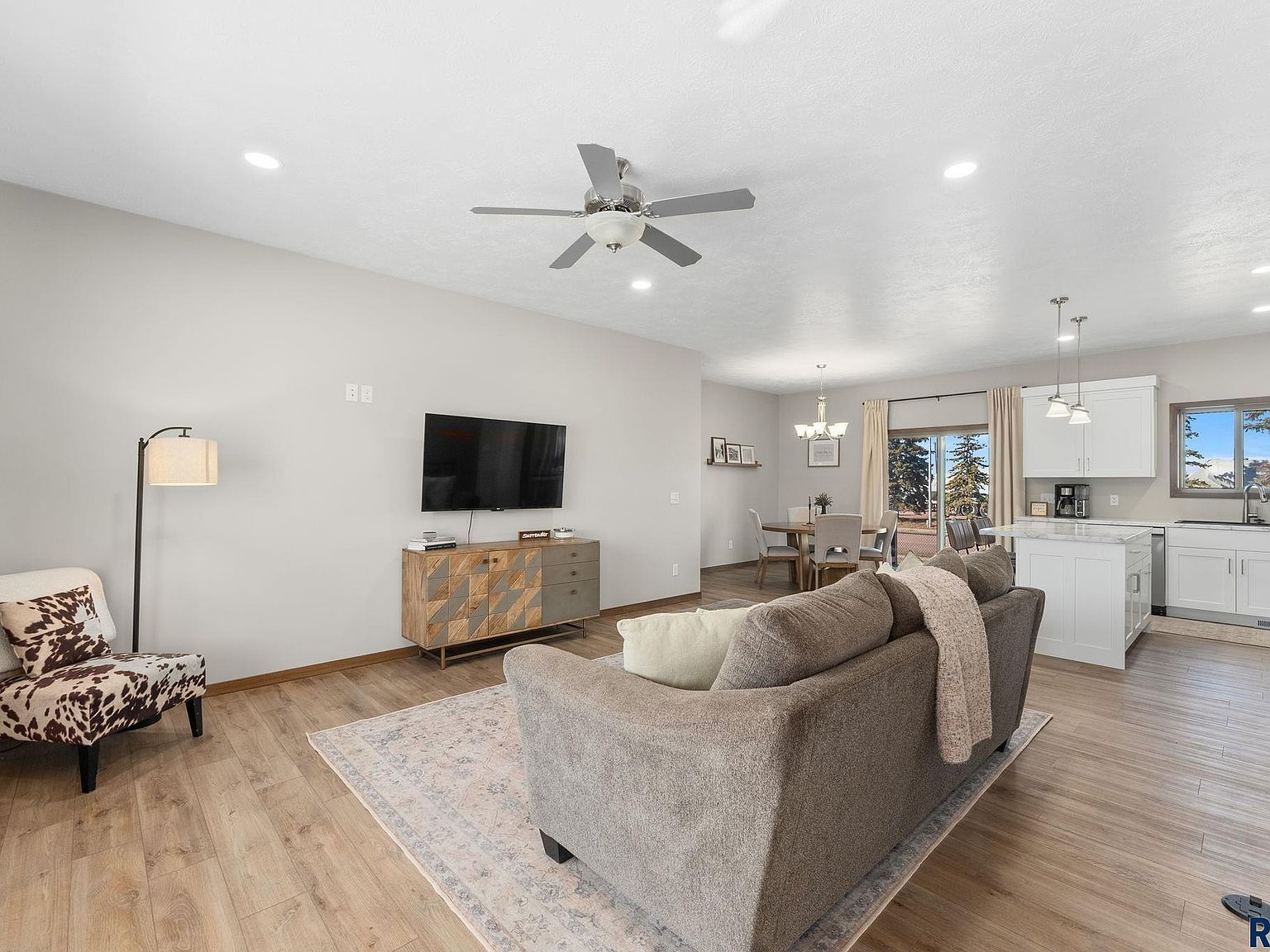 500 E Cairos Pl Brandon, SD 57005 - Thumbnail 4