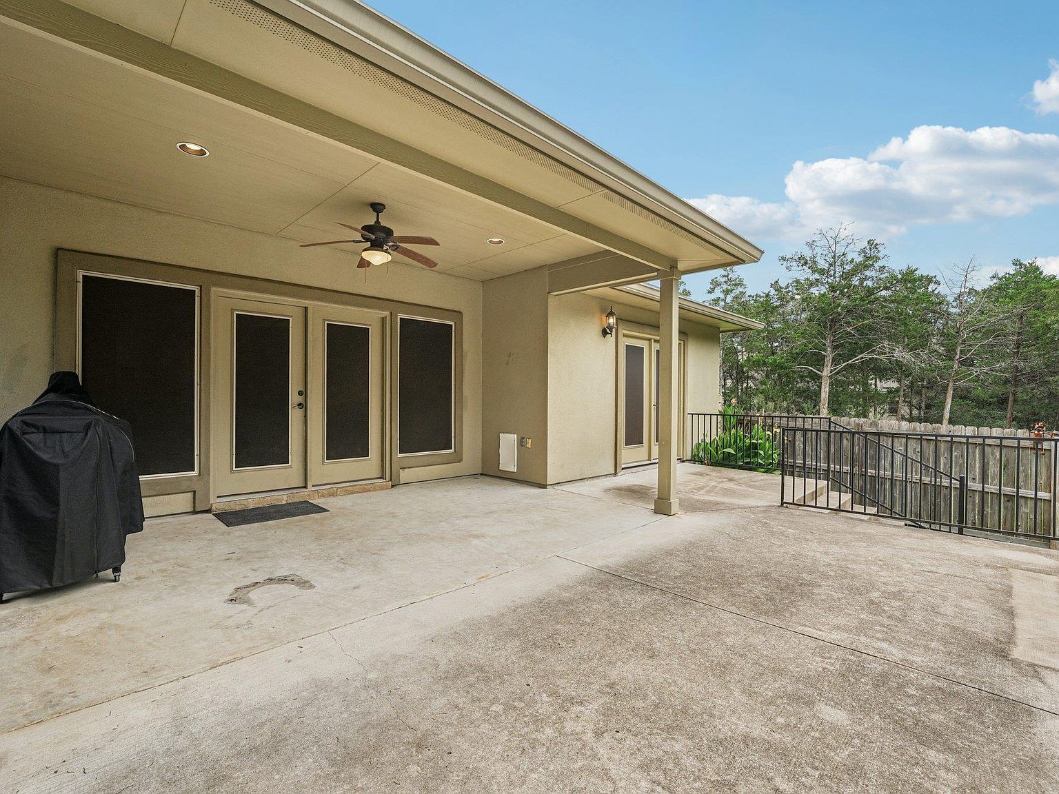 126 Spanish Trl Bastrop, TX 78602 - Thumbnail 4