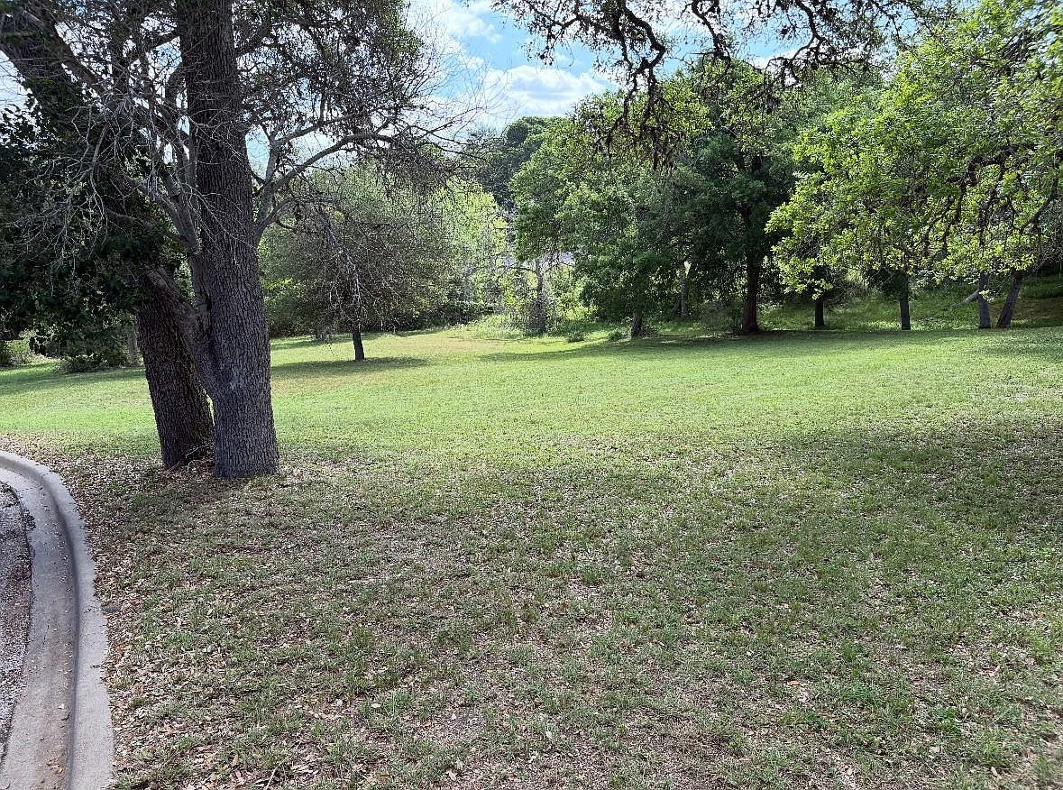 112 Kathleen Ave La Grange, TX 78945 - Thumbnail 4