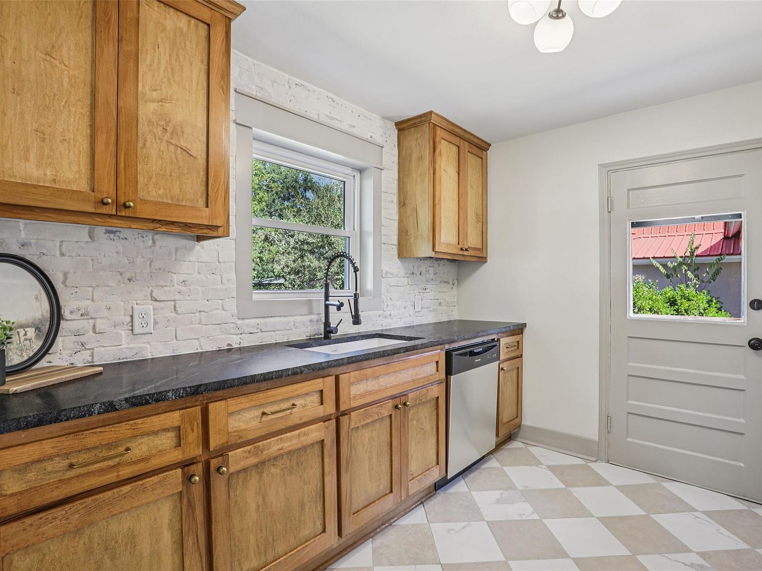 602 Short St Smithville, TX 78957 - Thumbnail 4