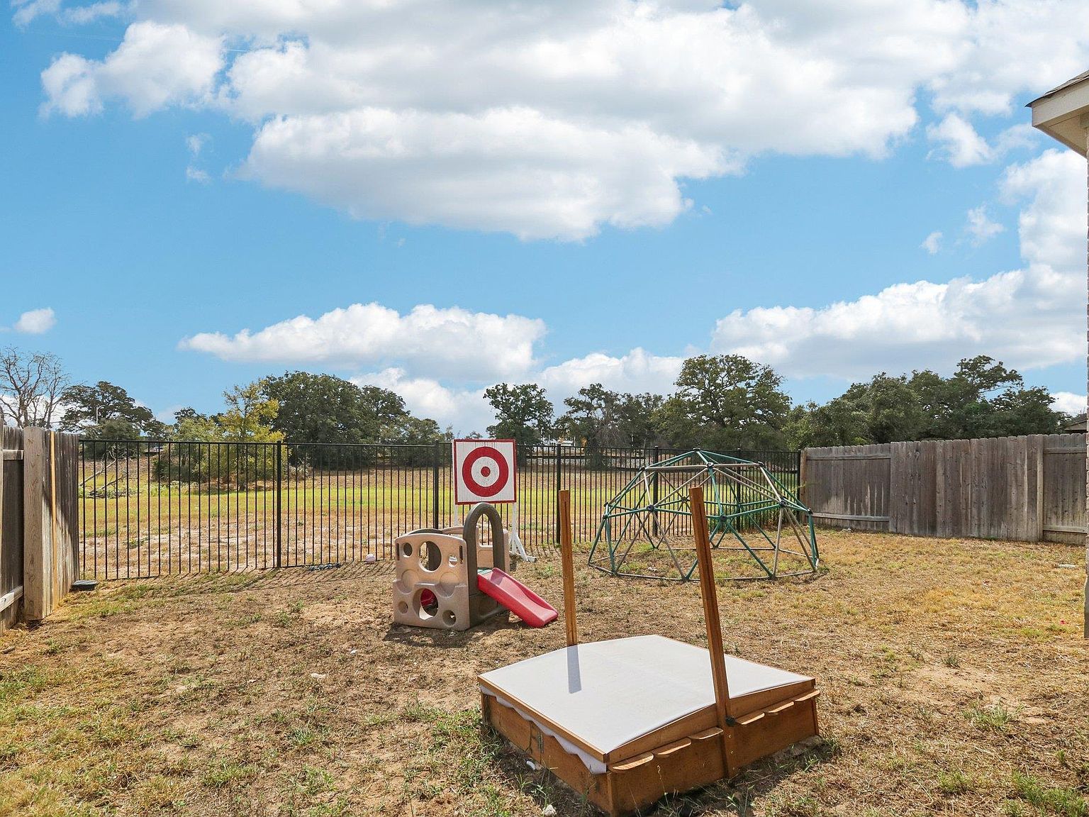 131 Ironbark Bnd Bastrop, TX 78602 - Thumbnail 4