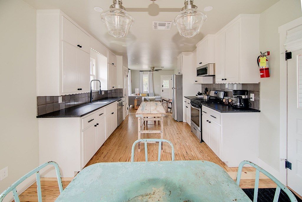 638 Post Oak Rd Fredericksburg, TX 78624 - Thumbnail 4