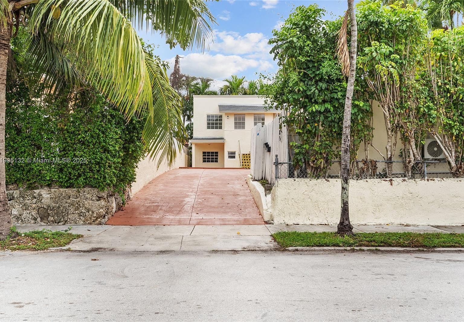 2385 SW 17th St Miami, FL 33145 - Thumbnail 4