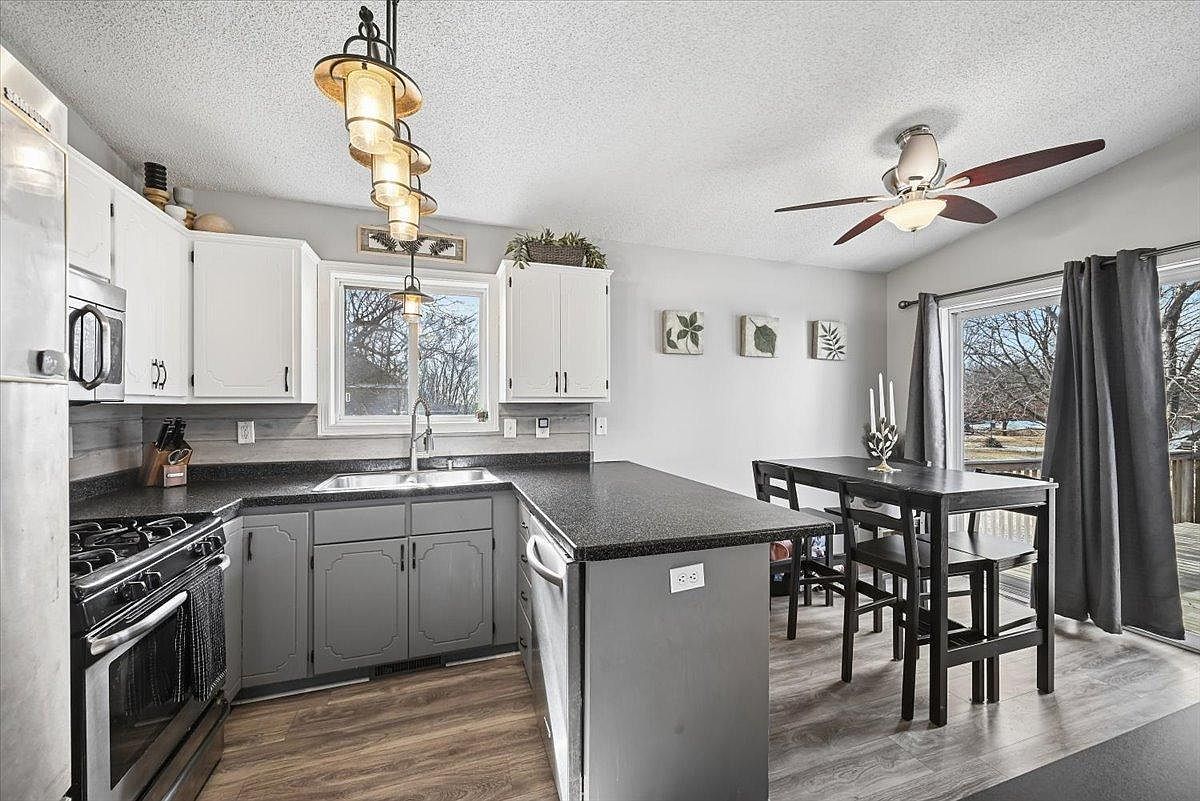 8768 Moorhouse Ave Clear Lake, MN 55319 - Thumbnail 4