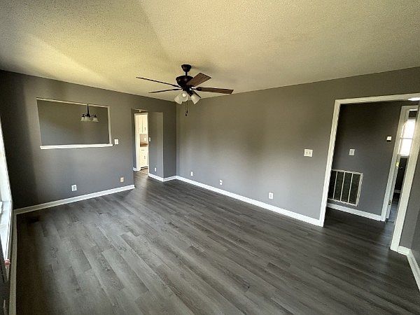 1485 Sunshine Dr Clarksville, TN 37042 - Thumbnail 4