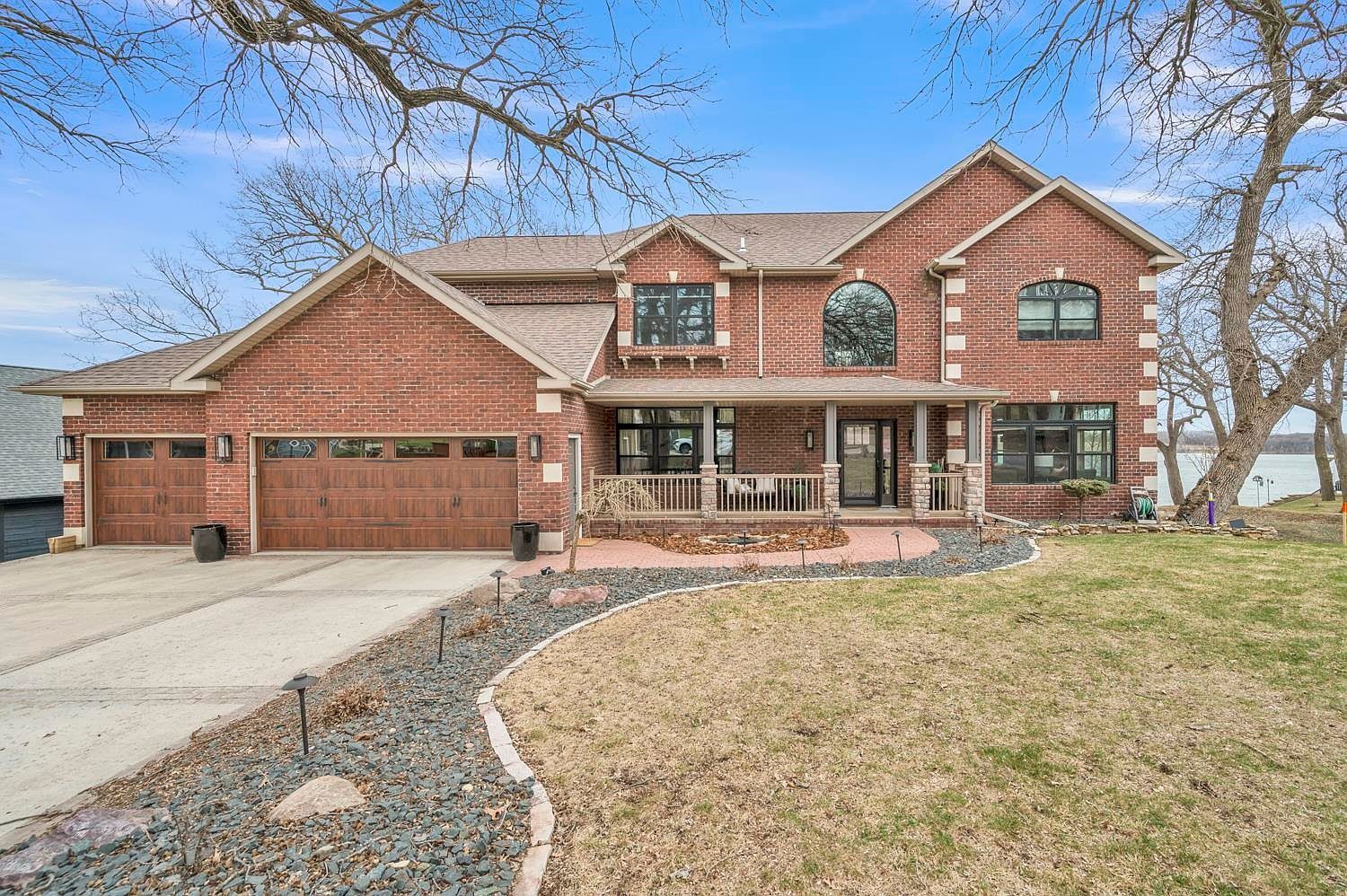 2221 Francis Sites Dr Spirit Lake, IA 51360 - Thumbnail 4