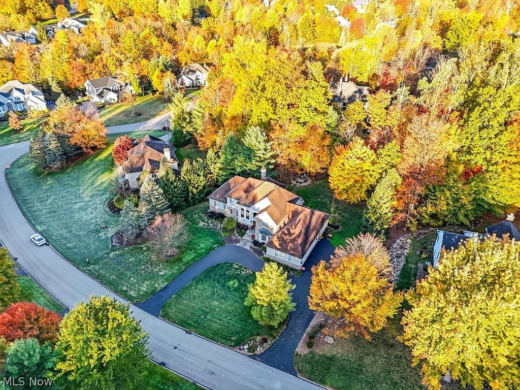 17416 Rambling Creek Trl Chagrin Falls, OH 44023 - Thumbnail 4