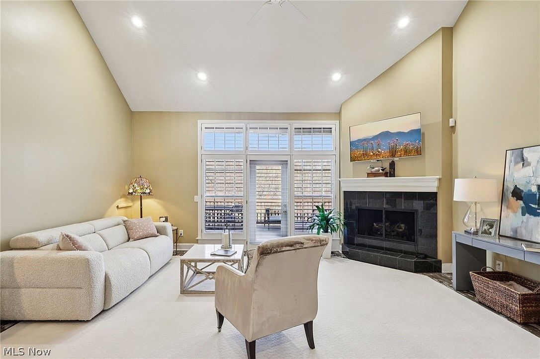 16870 Knolls Way Chagrin Falls, OH 44023 - Thumbnail 4