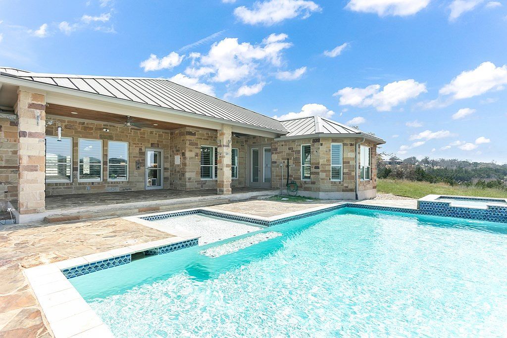 5077 Old San Antonio Rd Fredericksburg, TX 78624 - Thumbnail 4