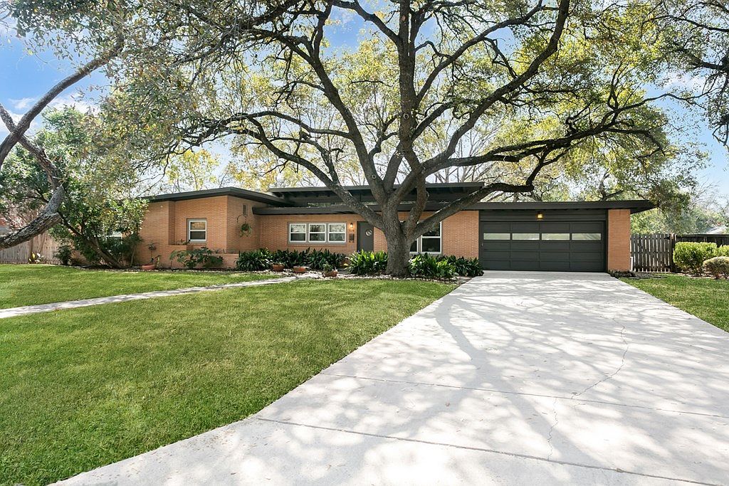 610 Cave Ln San Antonio, TX 78209 - Thumbnail 4