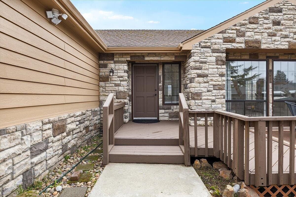 3208 Burton Dr Medford, OR 97504 - Thumbnail 4