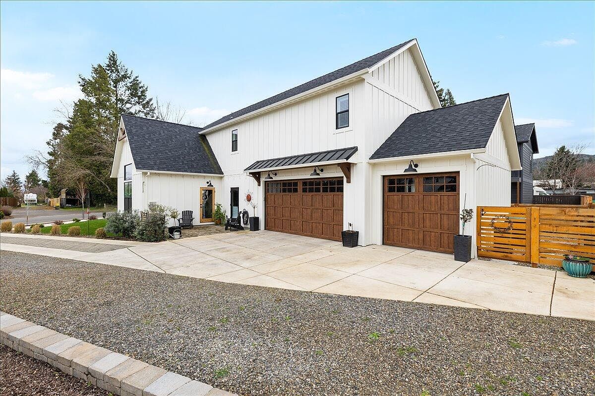 795 Bybee Dr Jacksonville, OR 97530 - Thumbnail 4