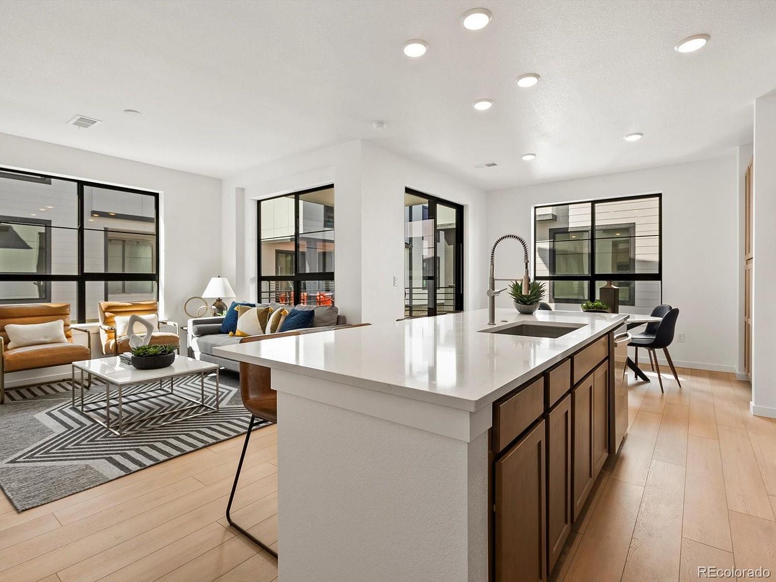 2024 S Holly St UNIT 4 Denver, CO 80222 - Thumbnail 4