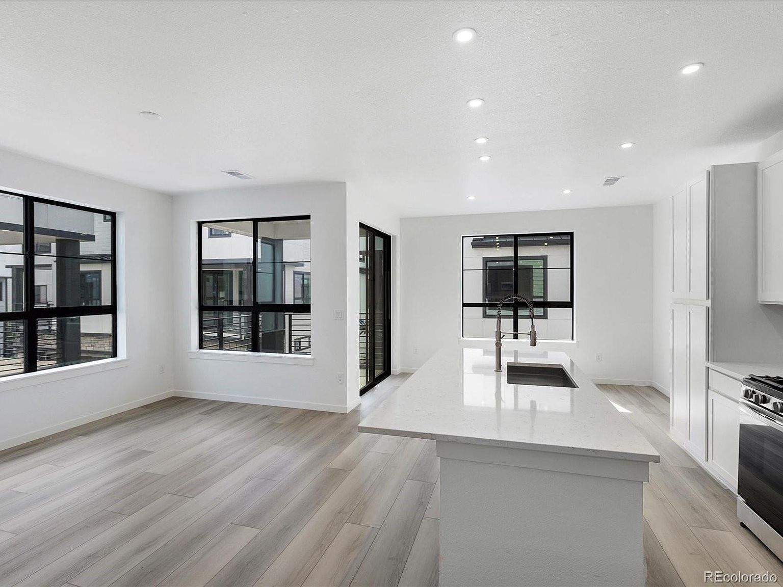 2060 S Holly St Unit 3 Denver, CO 80222 - Thumbnail 4