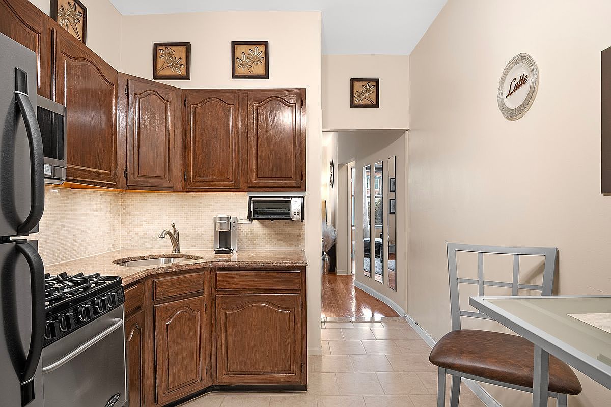 325 Marine Ave APT A11 Brooklyn, NY 11209 - Thumbnail 4