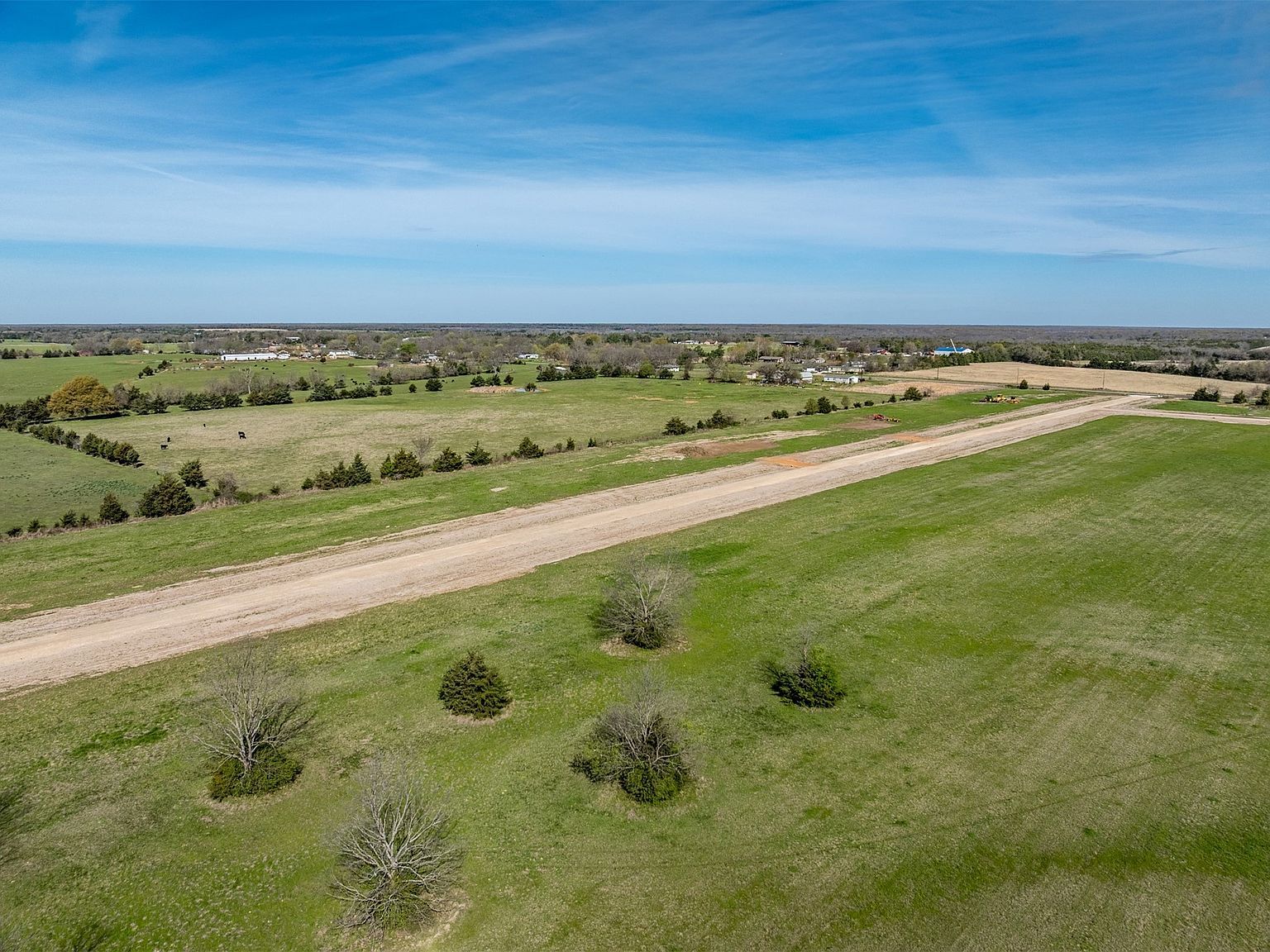 235 Private Road 33263 Sumner, TX 75486 - Thumbnail 4