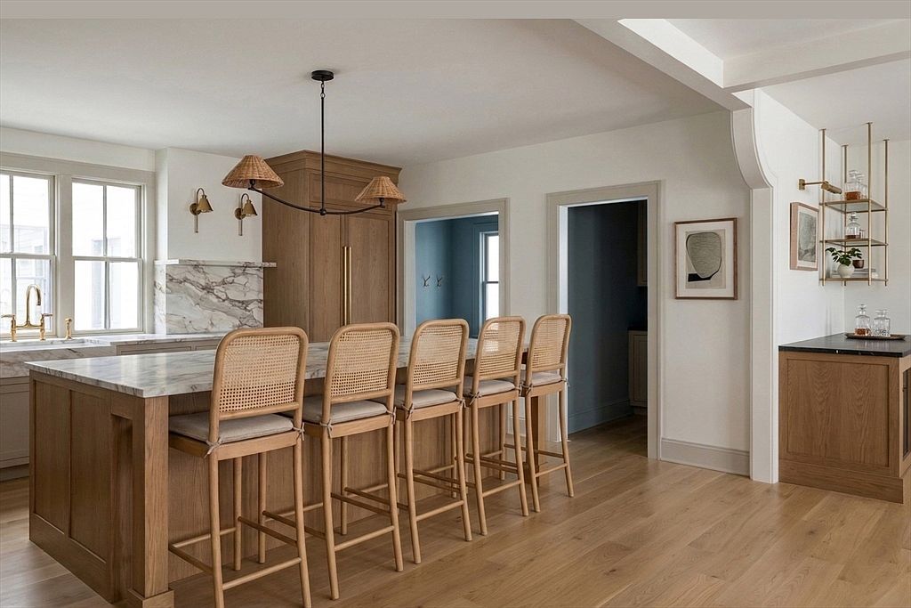 7 Lunt St Newburyport, MA 01950 - Thumbnail 4