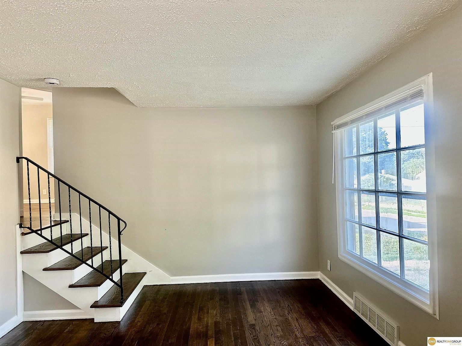 3748 N 43rd St Omaha, NE 68111 - Thumbnail 4