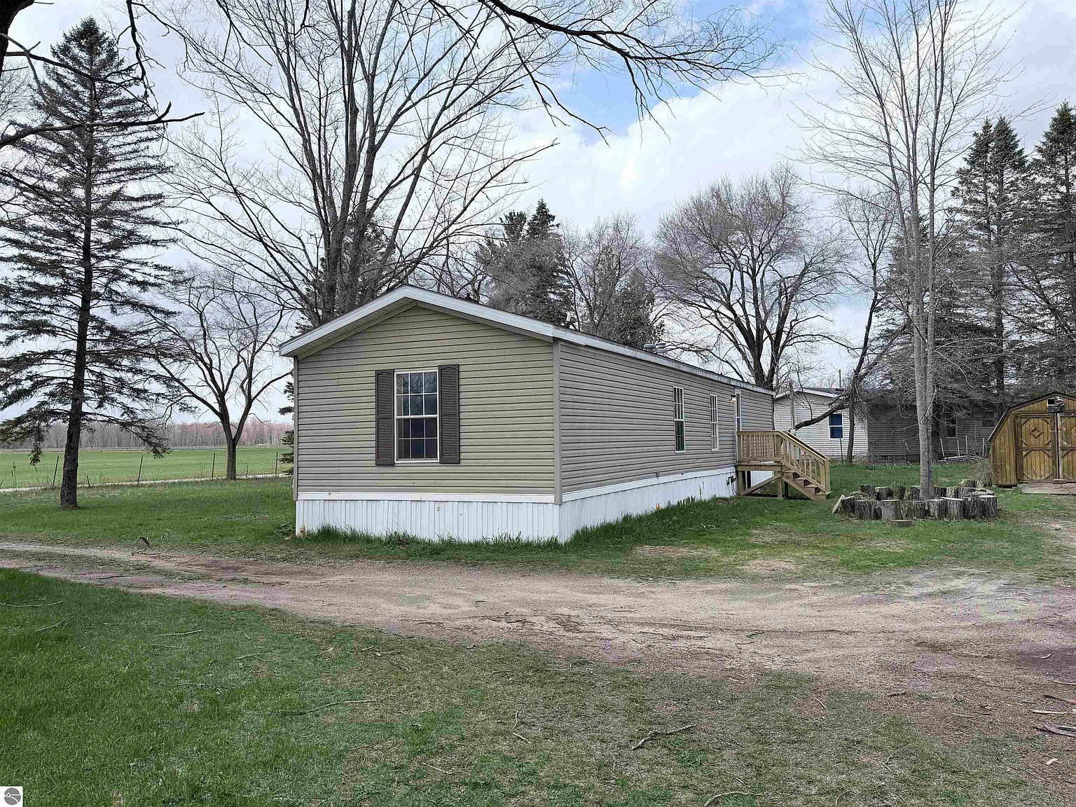 6542 N Geneva Rd Coleman, MI 48618 - Thumbnail 4