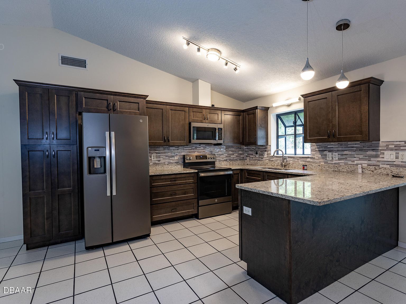 550 Locust St Port Orange, FL 32127 - Thumbnail 4